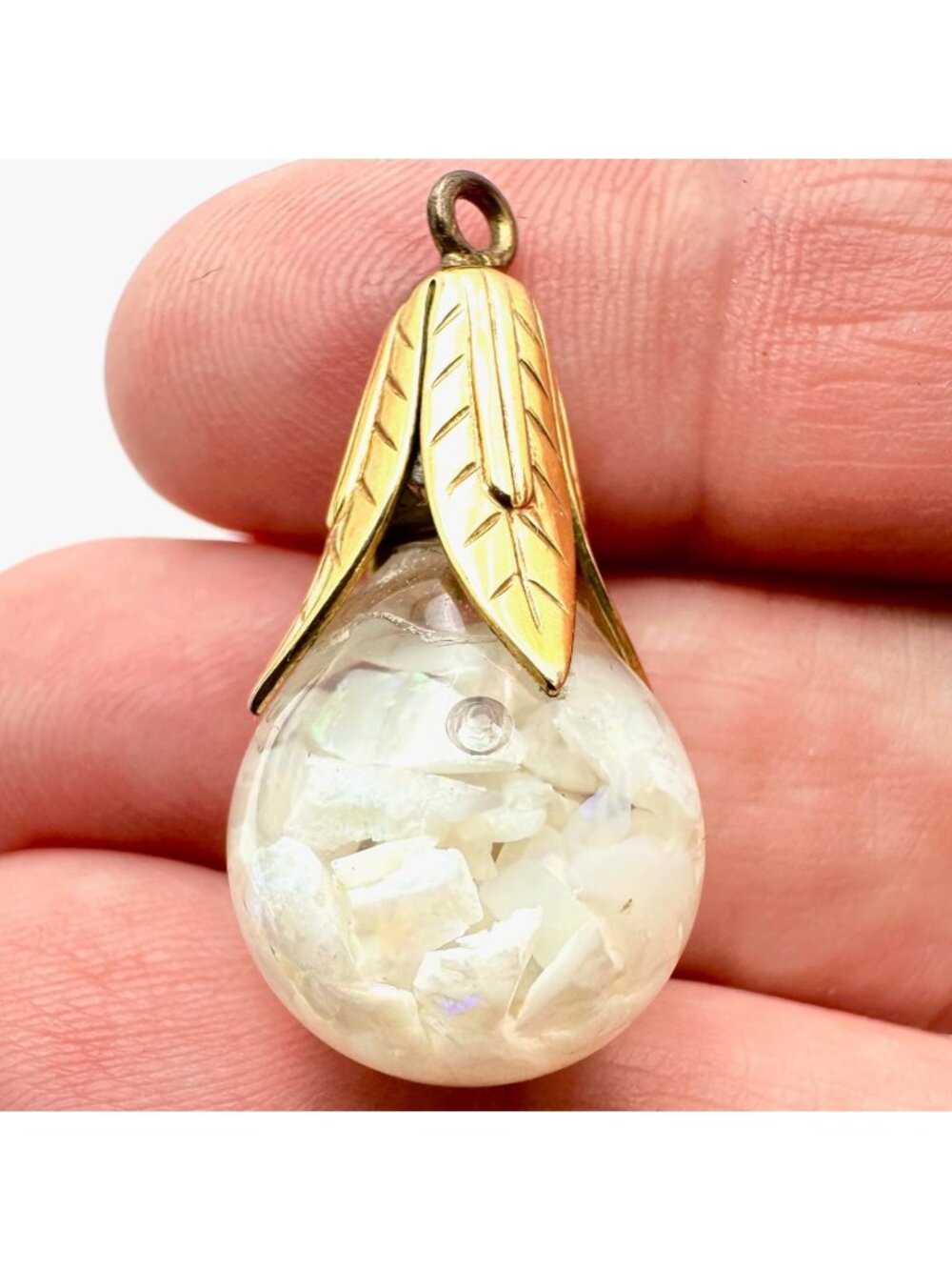 Vintage 10K Yellow Gold Pendant 15mm Floating Opal 4.06 Grams
